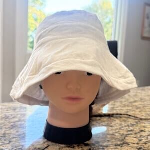 Lands' End Classic White bucket' Hat Linen blend